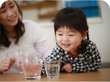 HOW MUCH WATER DO YOU DRINK?